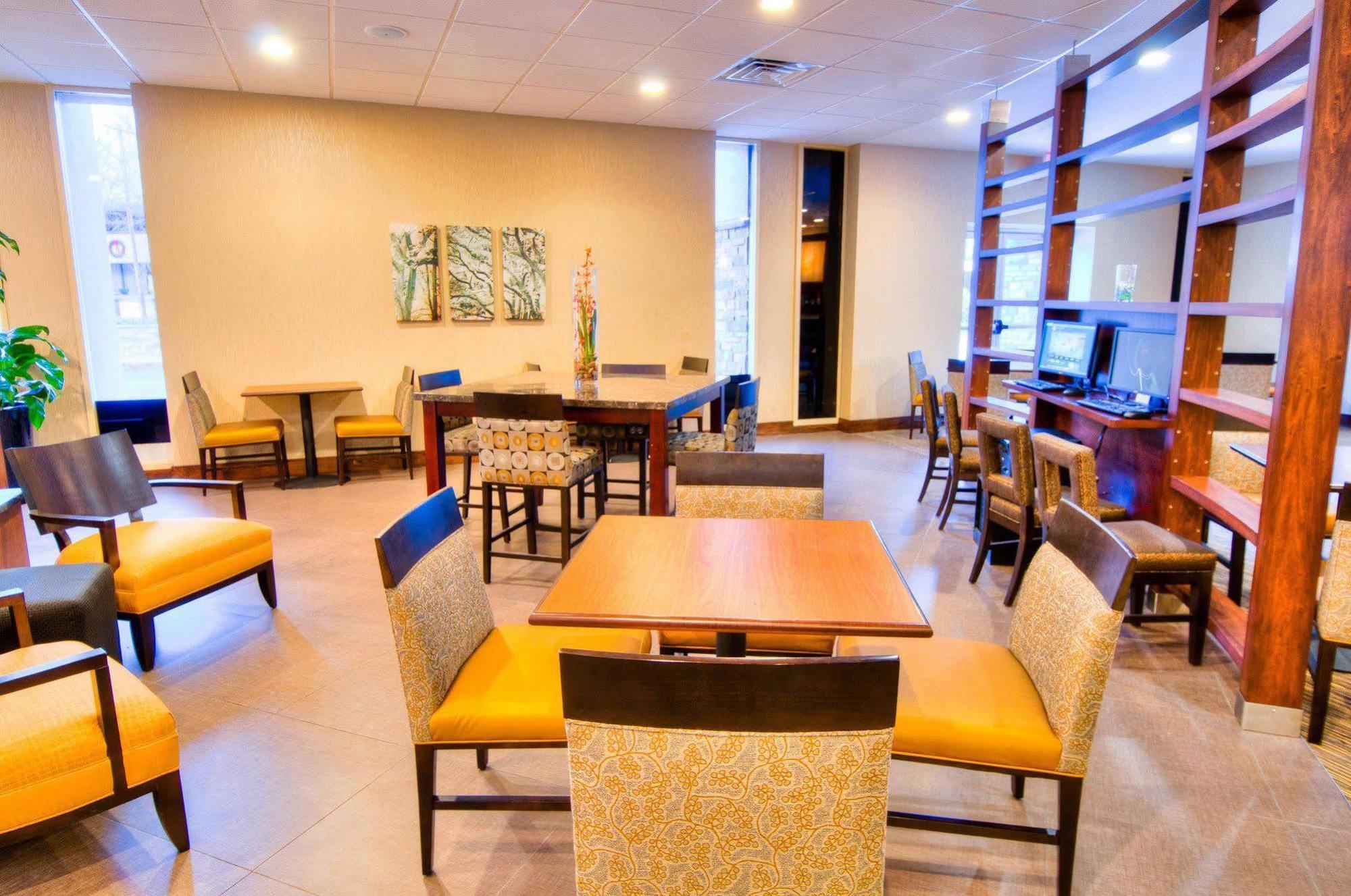 Hampton Inn & Suites Holly Springs Екстериор снимка