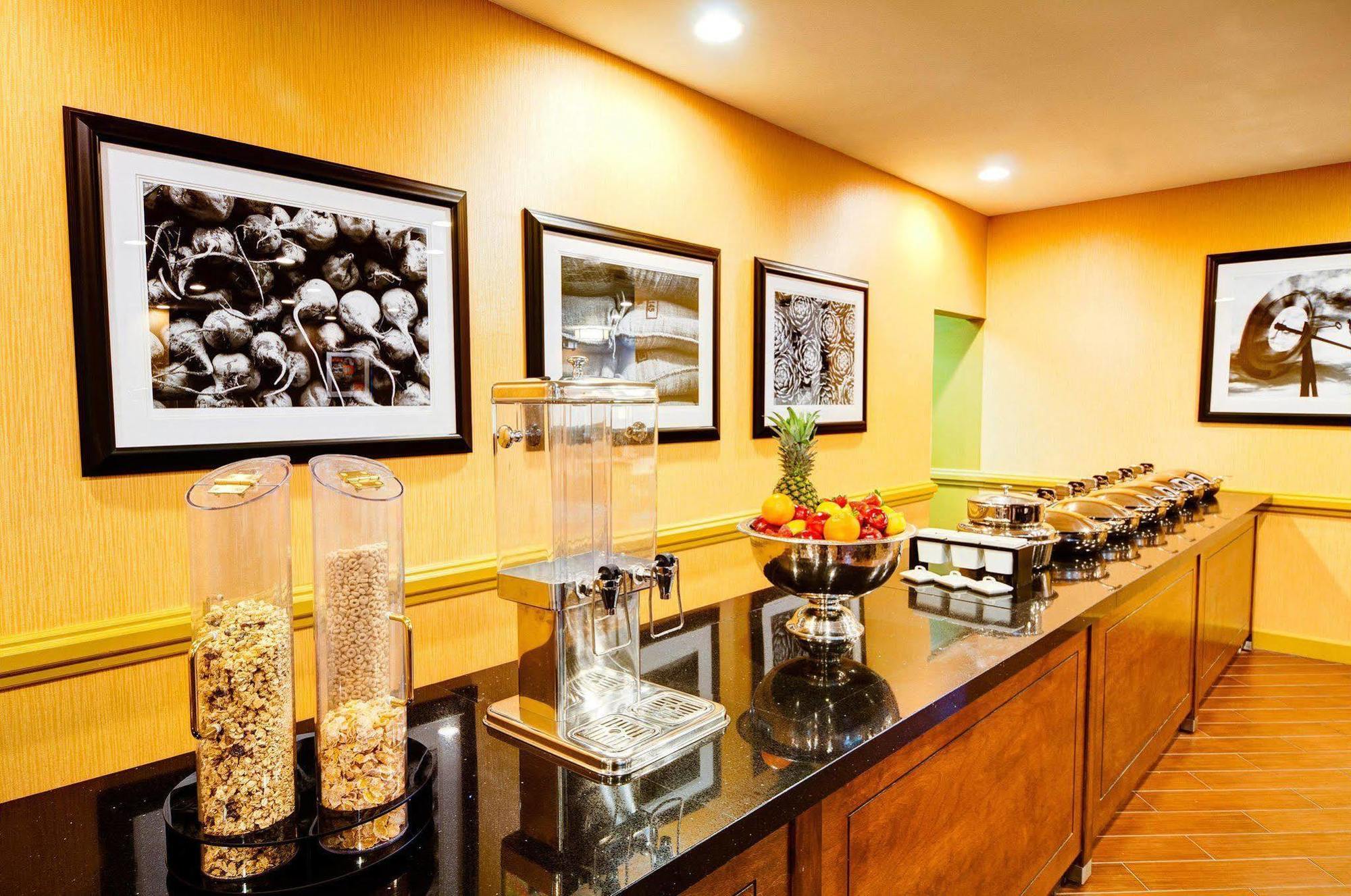 Hampton Inn & Suites Holly Springs Екстериор снимка